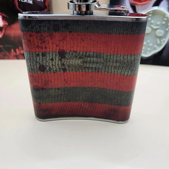 NEW Nighmare on Elm Street Freddy Krueger Flask Freddy Vs Jason Cookie Cutters - Picture 3 of 4